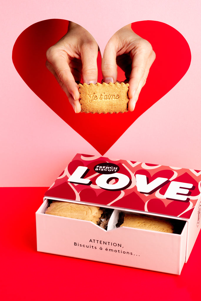 Biscuits personnalisés de saint valentin biscuits à message d'amour saint valentin idée cadeau st valentin idées cadeaux amoureux idée cadeau pour son amoureux amoureuse artisanat biscuit personnalisé biscuit personnalisable je t'aime love